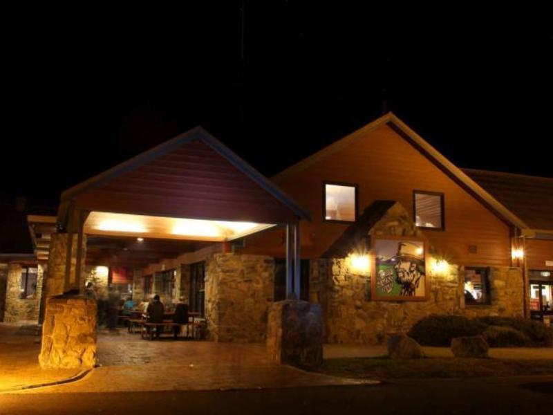 The Station Hotel Jindabyne Zewnętrze zdjęcie