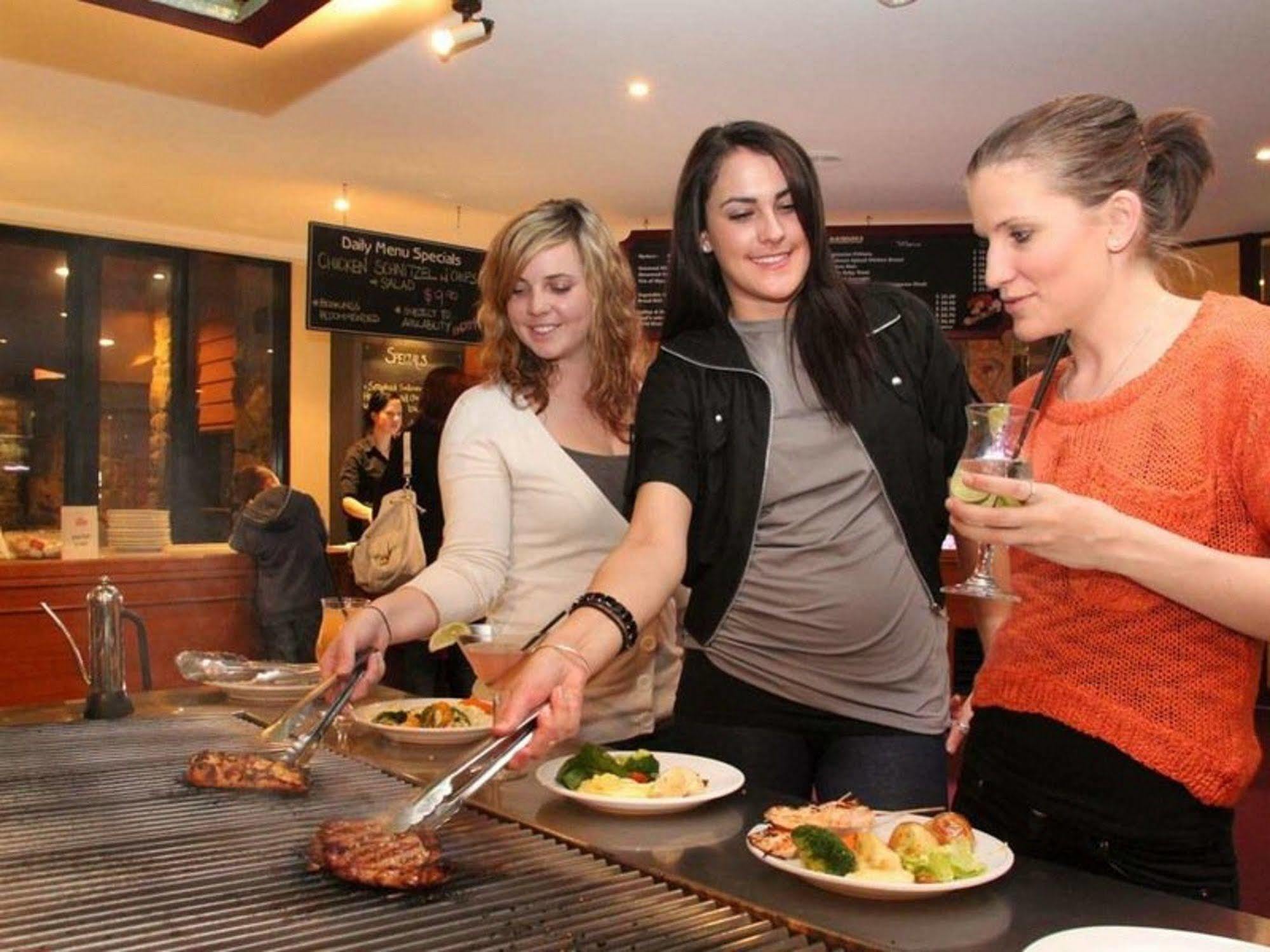 The Station Hotel Jindabyne Zewnętrze zdjęcie