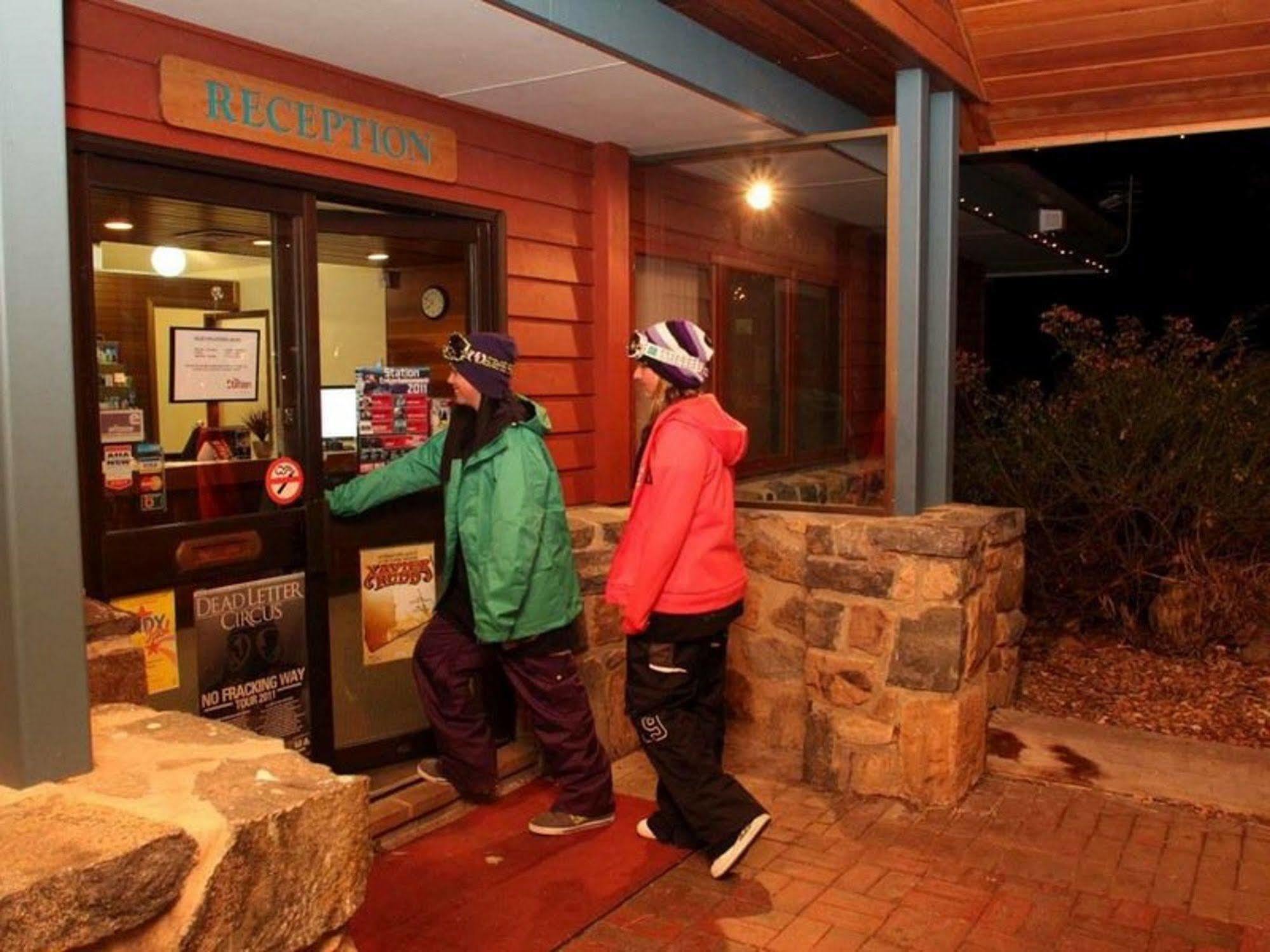 The Station Hotel Jindabyne Zewnętrze zdjęcie